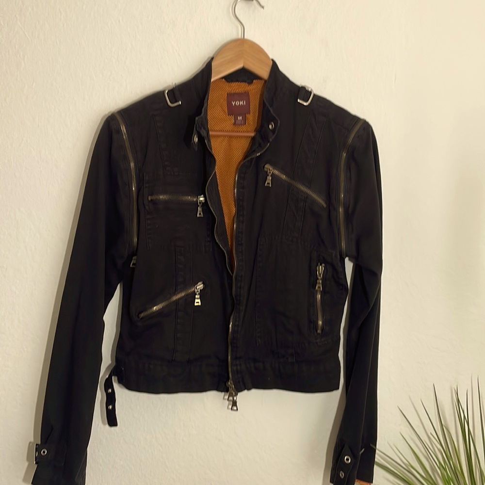 Yoki jacket size medium black beautiful comfortable